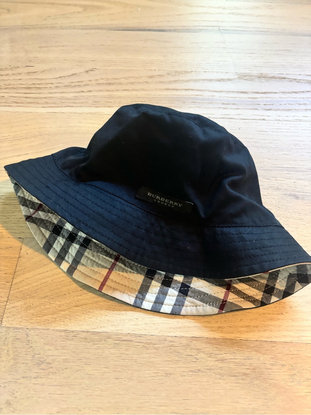 Burberry Black Bucket Hat with Signature Check Trim
